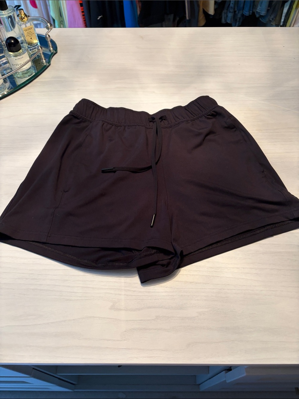 Women's Elastic Waist Athletic Shorts in Black